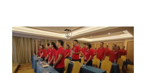 公司進(jìn)行團(tuán)隊(duì)向心力培訓(xùn)三